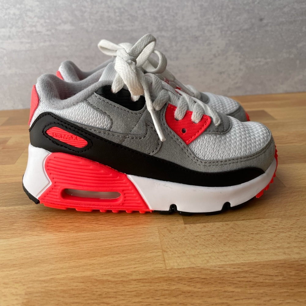 Nike, Air Max 90 QS.